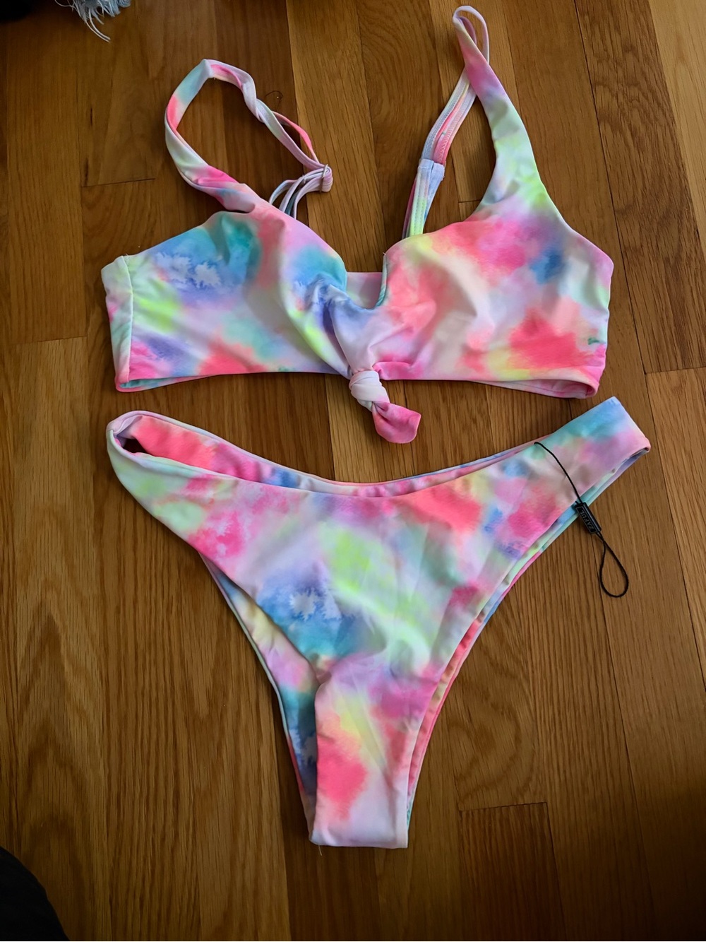 Bikini Set - Picture 1 of 4
